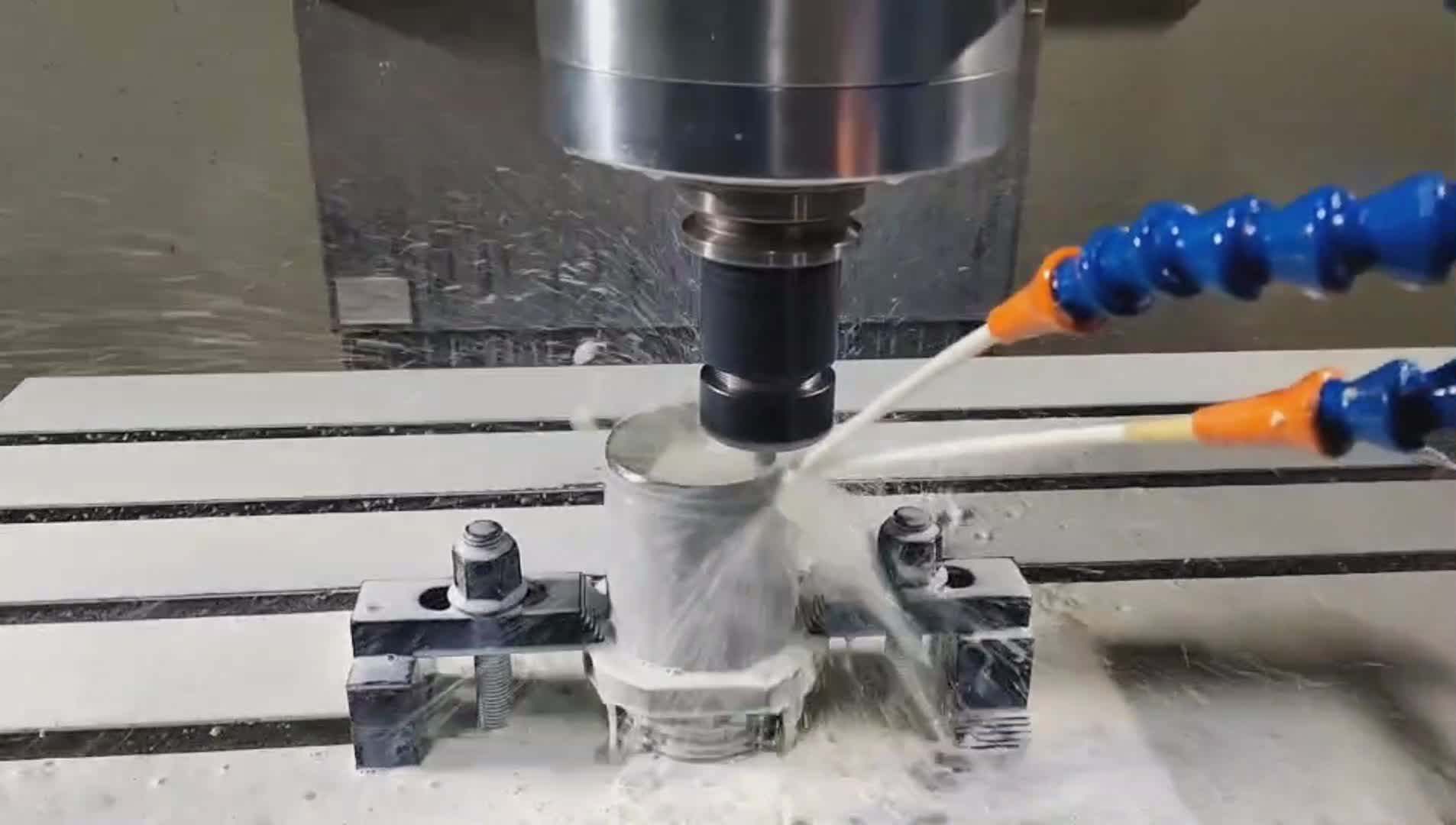 CNC dəqiq işləmə yolu dəqiqliyi yaxşılaşdırır
