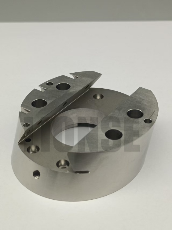 Xətti bələdçi dəmir yolu